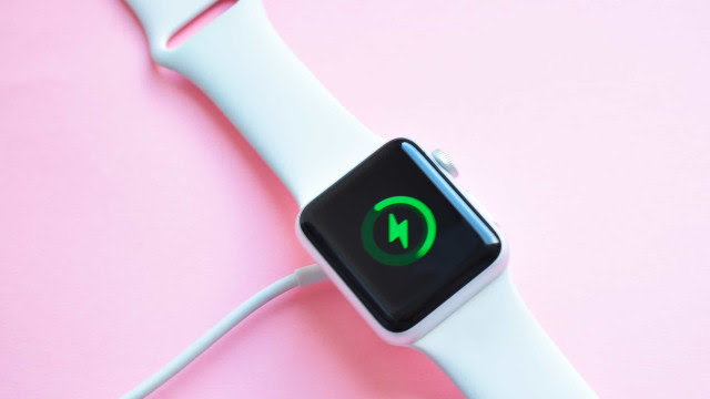 Atualização do Apple Watch corrige problema com carregamento