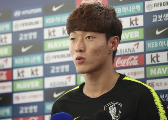 투르크메니스탄전에서 멀티 골을 넣으며 맹활약한 황의조(29·보르도)는 자신에게 '70점'만 줬다. í™©ì˜ì¡° í•´íŠ¸íŠ¸ë¦­ìœ¼ë¡œ ì¸ë§¥ ì¶•êµ¬ ë…¼ëž€ ìž ìž¬ì› ë‹¤ êµ­ë¯¼ì¼ë³´