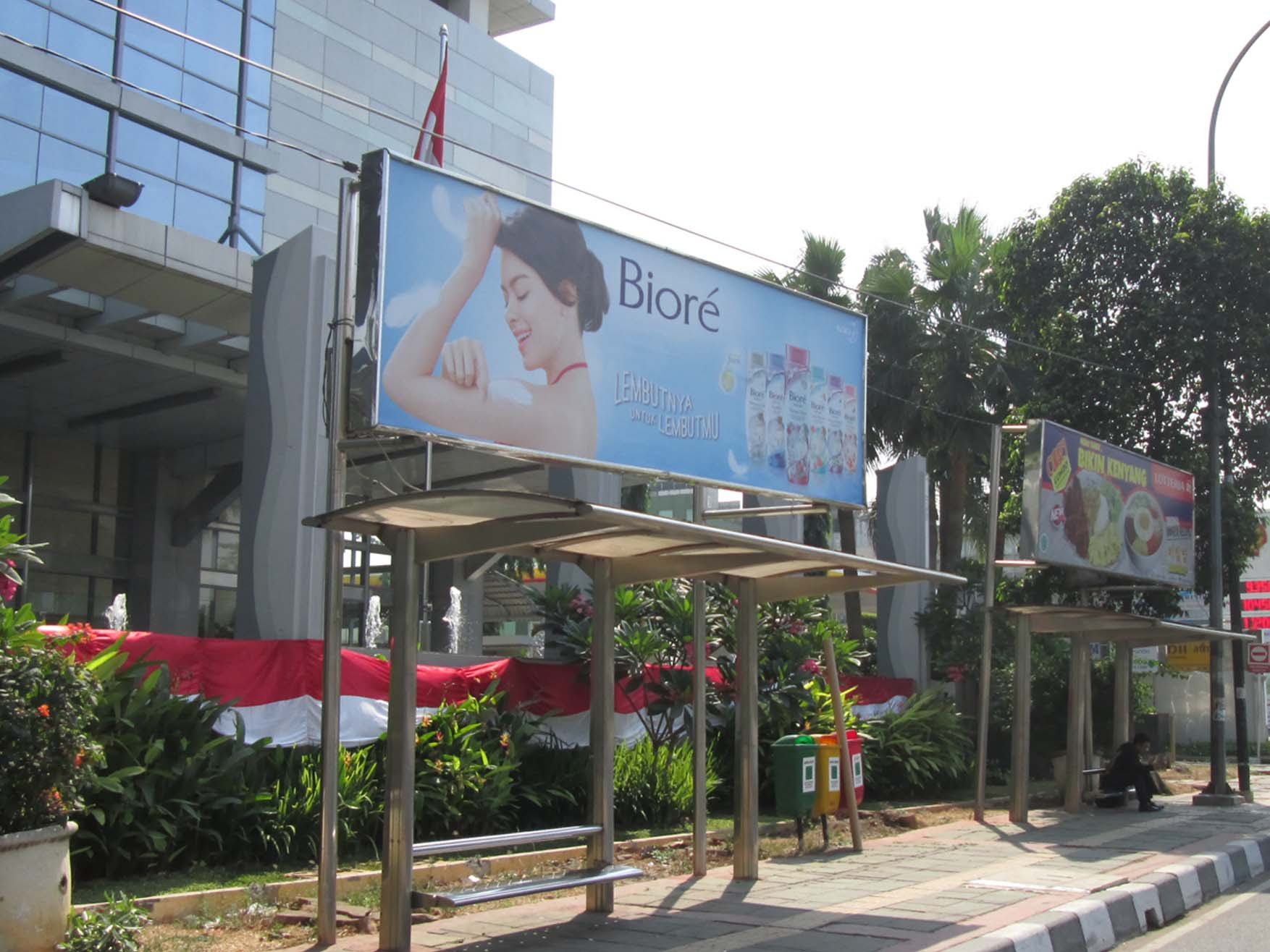 Internship di direktorat inovasi dan korporasi universitas padjadjaran. Plasma Outdoor Advertising 1 Ooh Media Provider In Indonesia