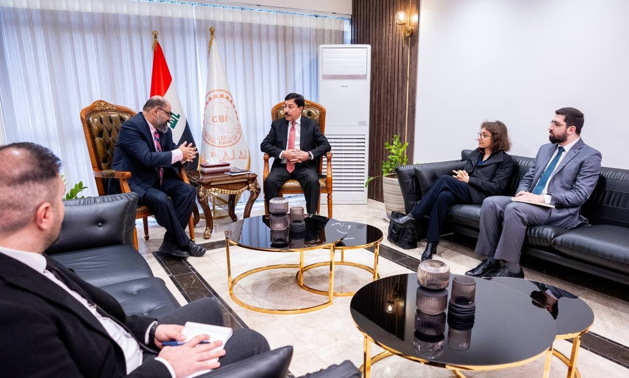 The Central Bank in a meeting with a World Bank delegation