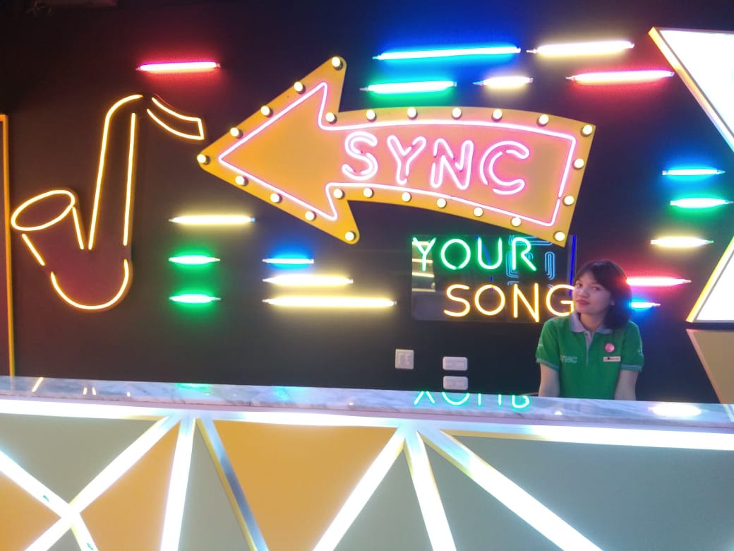 Tempat Karaoke Yang Buka Hari Ini Makassar - Sebuah Tempat