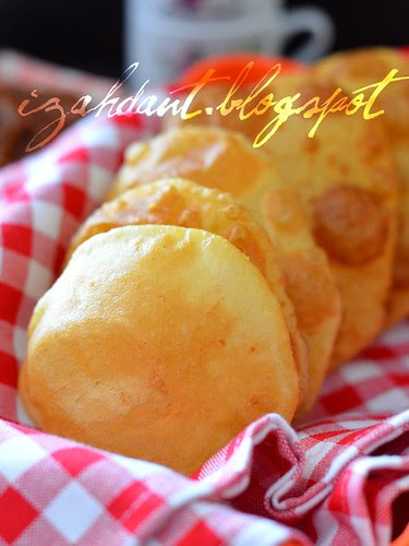 Izah Muffin Lover: Roti Puri Kentang