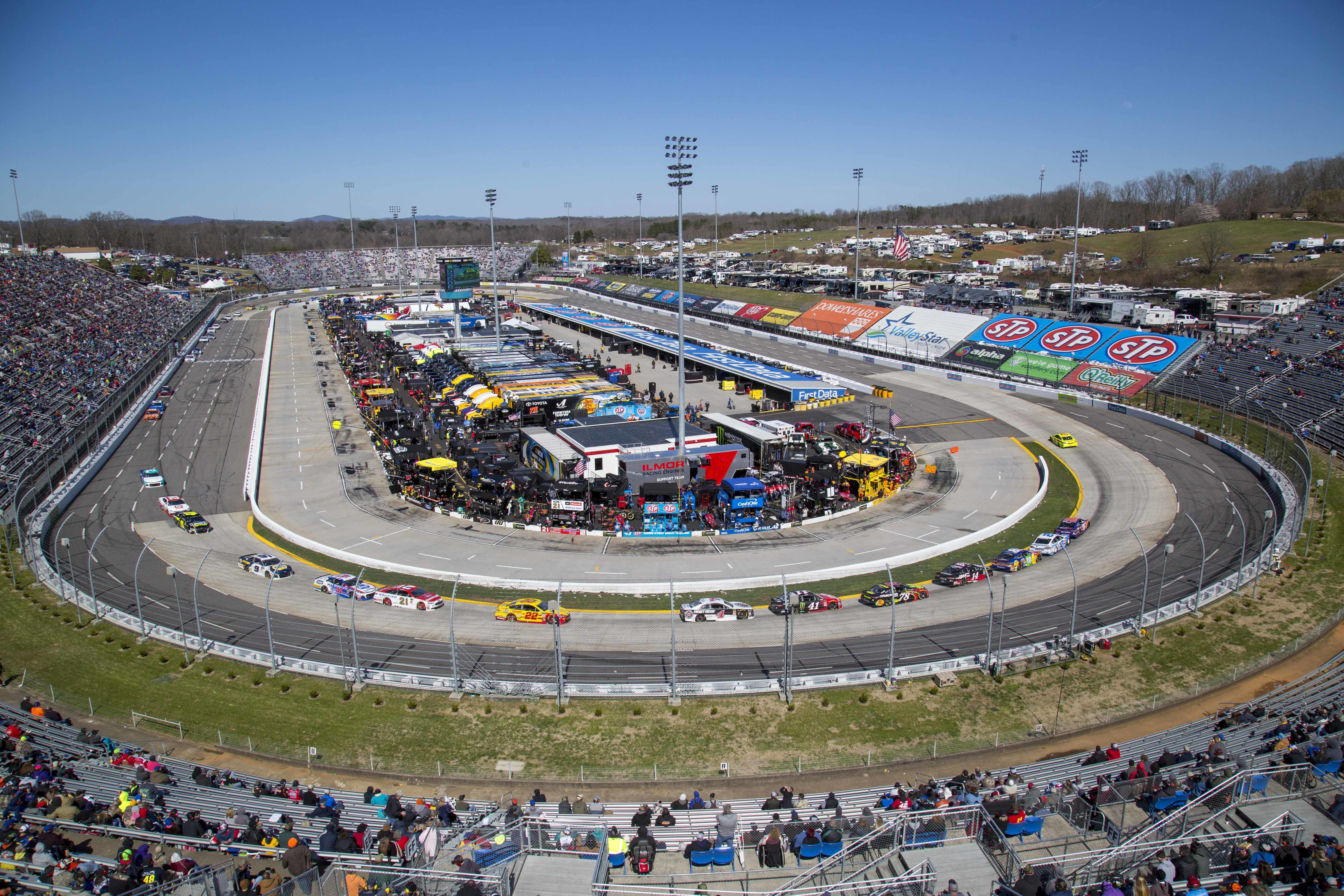 Welcome to nascar's official fan page! How To Watch Nascar Free Online Live Stream Start Time Fox Tv Schedule Blue Emu 500 Wed June 10 Masslive Com