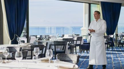 Tables de chefs. Dominique Lory à Monaco : 'On a toute la Méditerranée devant nous, ce que la vue nous donne, on le met dans l'assiette'