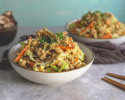 Tofu grelhado com arroz integral e legumes