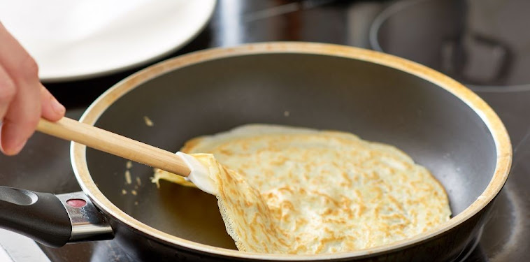 Cara Membuat Crepes Teflon Resep Crepes Teflon Renyah Tahan Lama Tanpa Telur Kekinian Kocok Telur Dan Gula Dengan Mixer Vermelhomenina