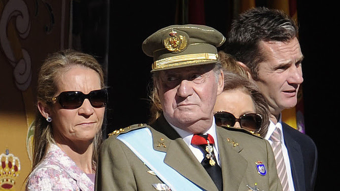 El rei Joan Carles amb part de la família abans d'abdicar en el seu fill Felip