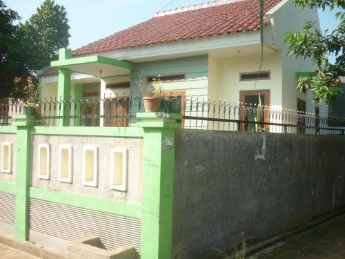 Rumah Jual Pulomas - Toko Pedt