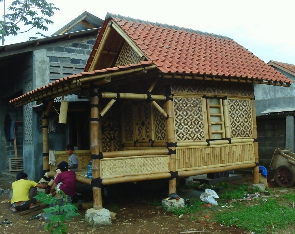 20 Desain Rumah Bambu
