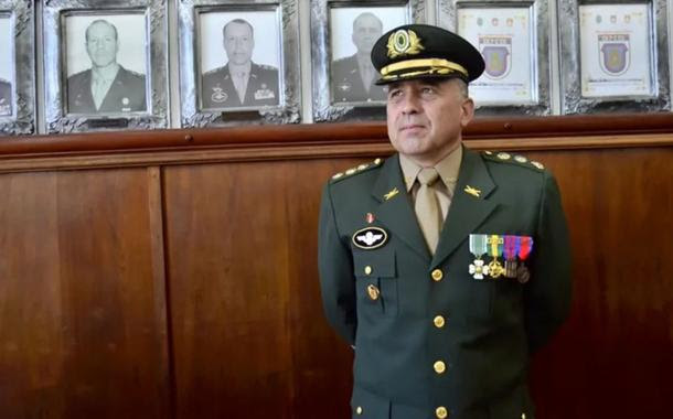 Ex-comandante militar do Planalto, general ameaçou PMs com 