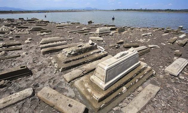 Tiket Masuk Bendungan Karangkates : Melintas Waduk ...