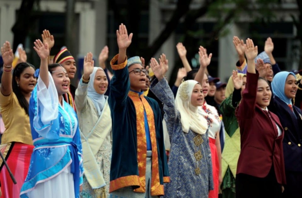 pelbagai agama di malaysia