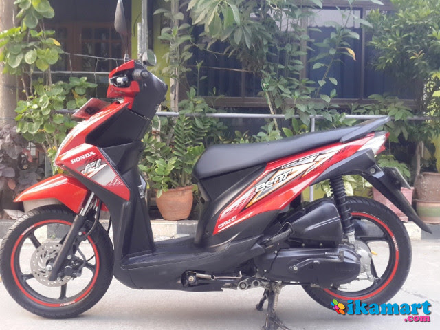 Modifikasi Motor Beat Warna Merah Radea