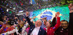 07.05.2022 - Lula no lançamento do movimento 'Vamos Juntos pelo Brasil,' em São Paulo, com Janja, Gleisi Hoffmann e lideranças políticas. Foto: Ricardo Stuckert