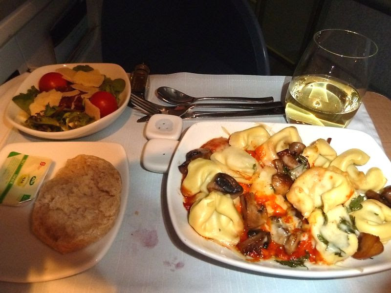 Air canada signature class is the very definition of luxury travel. Air Canada Food Inflight Meal Reviews Pictures Flight Reviews Airreview