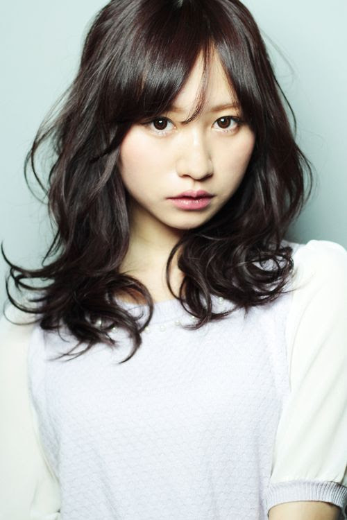 女子 髪型 ちょんまげ Leila Svanadze