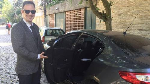 Kadu, motorista com deficiência auditiva da Uber - conseguiu realizar seu sonho