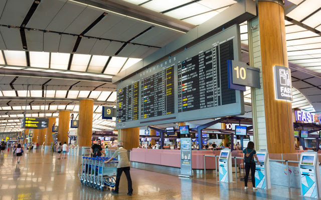 <add 1 liner> jewel changi airport and hub & spoke have reopened to the public. Changi Airport To Suspend T2 Operations Till November 2021 Ttg Asia