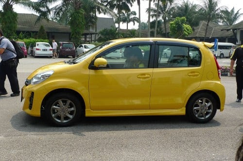 Perodua Myvi 1.5 Se Review - Surat 10