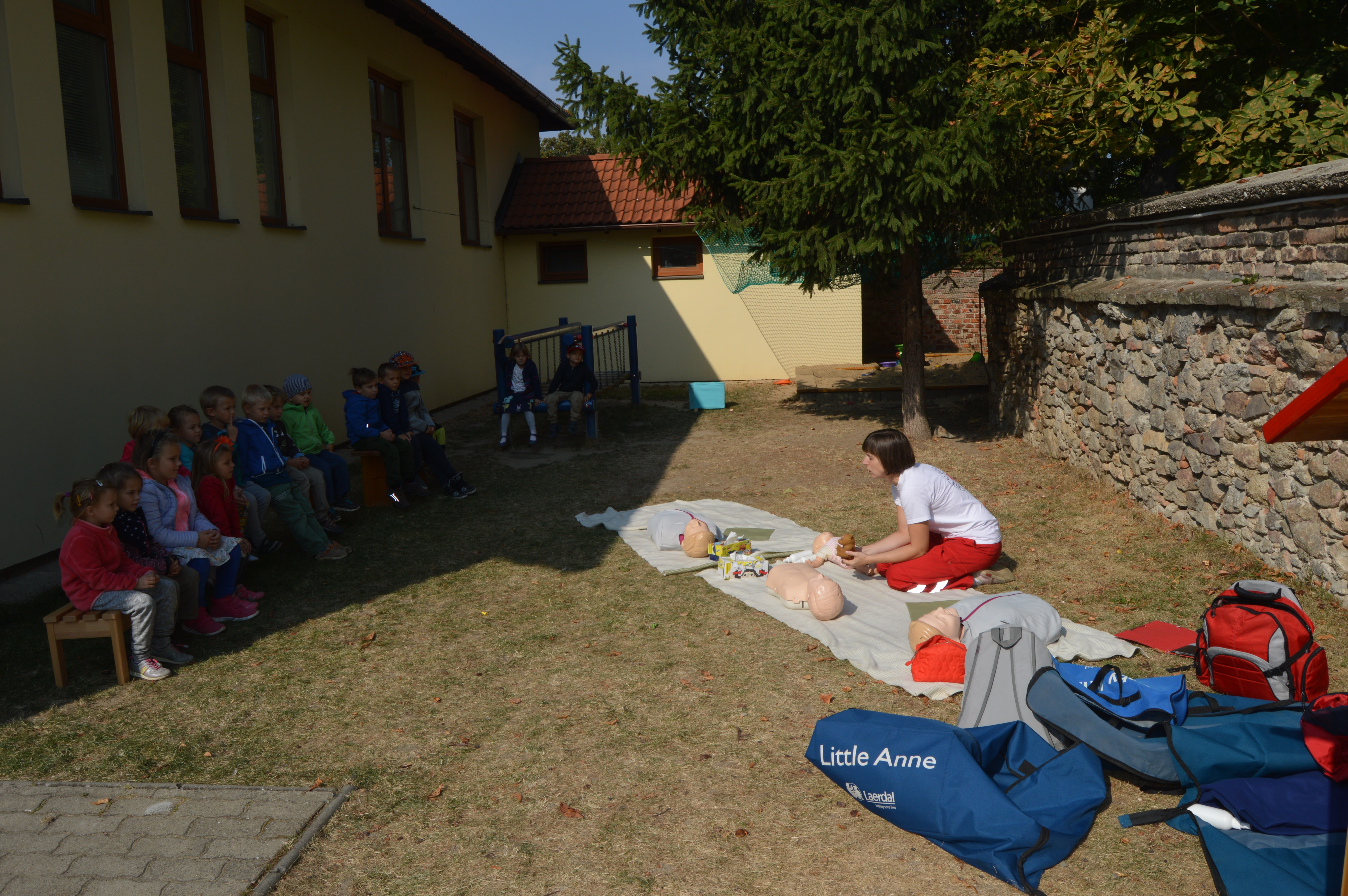 Sneh a stavanie prvého snehuliaka v bratislave, neveríte? Cerveny Kriz Zakladna Skola S Materskou Skolou Sv Jana Pavla Ii
