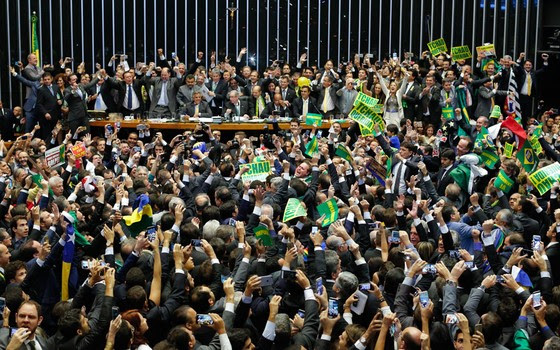 Esmalte sem unha, o kim sem o cunha, sou eu assim sem vocês, leitores e leitoras do cafezinho. Impeachment De Dilma Passa Na Camara Epoca Tempo