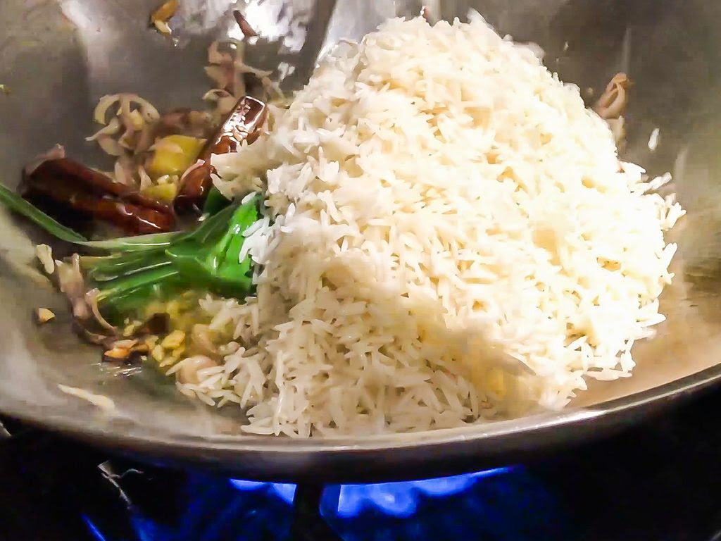 Resepi Nasi Minyak Ayam Goreng Berempah - CRV Tu