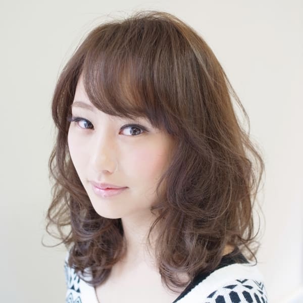 ミディアム 若く 見える 50 代 髪型 の最高のコレクション ヘアスタイルギャラリー