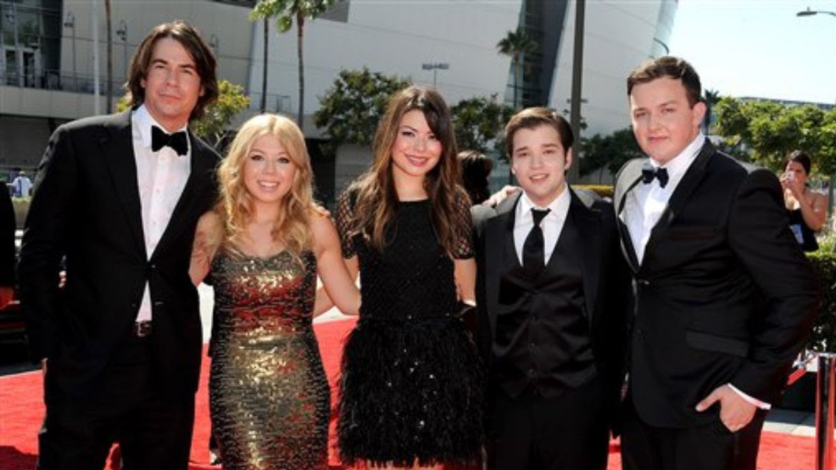 Icarly reboot adds 2 new main cast, who are they?it's time to get excited, gang because there's two new members in the icarly nation! The Television Show Icarly Plans A Reboot With The Original Cast Eastside