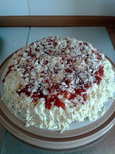 Heute habe ich einen spaghetti eis kuchen für euch und das auch noch no bake. Spaghettitorte Die Backschwestern