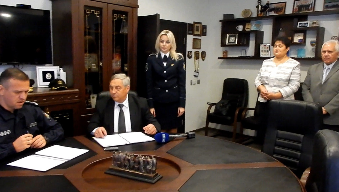 Contract colectiv de muncă încheiat între administraţia grădiniței de copii s.popeasca şi organizația sindicală prezentată de comitetul sindical. In Anul Contractului Colectiv Sindicatul Demnitate A Semnat Cu Inspectoratul General Al PoliÅ£iei Un Nou Contract Colectiv De MuncÄƒ Pentru Anii 2018 2023