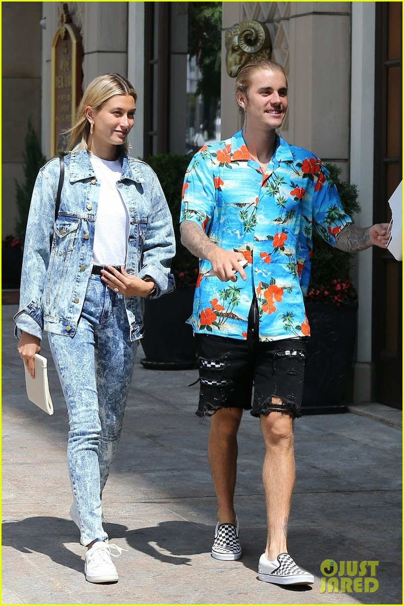 Hailey bieber dazzles in her third outfit of the day as she slips into a pink dress for dinner with husband justin in paris. Justin Bieber Buys New Canadian Lake House Photo 4134611 Hailey Baldwin Justin Bieber Pictures Just Jared
