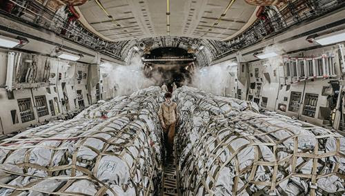 Earthquake relief: NATO Allies and partners airlift tents to Türkiye