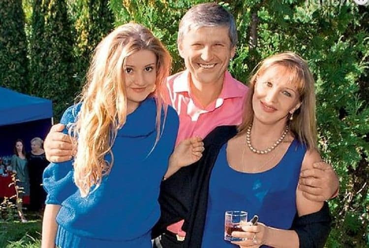 24 апреля на телеканале нтв вышла программа «секрет на миллион» с актрисой еленой прокловой. Elena Proklova Biografiya Lichnaya Zhizn Semya Muzh Deti Foto