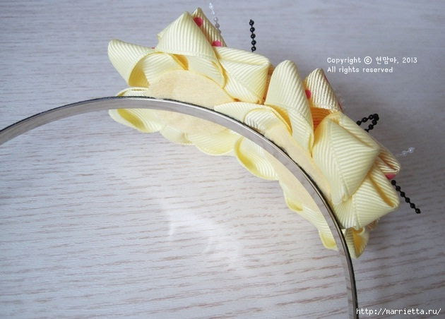 How-to-DIY-Elegant-Ribbon-Flower-Hairband-11.jpg