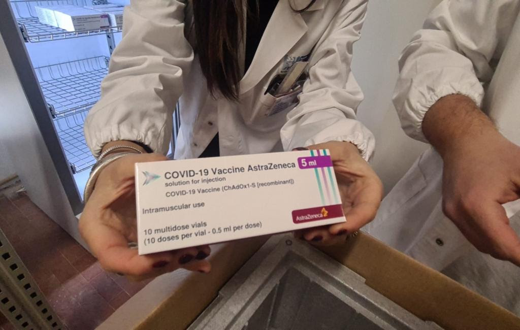 Gli over 70, dal 3 maggio, potranno prenotare la dose sul portale della regione e l'appuntamento per la somministrazione sarà fissato nell'arco di un mese. Toscana Vaccini Anti Covid Nuove Dosi Di Astrazeneca Riaperte Le Prenotazioni Amiatanews