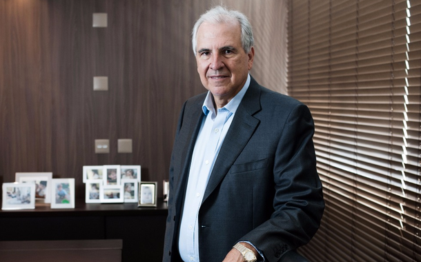 Dono da CNN e da MRV critica os juros altos, mas defende independência do BC