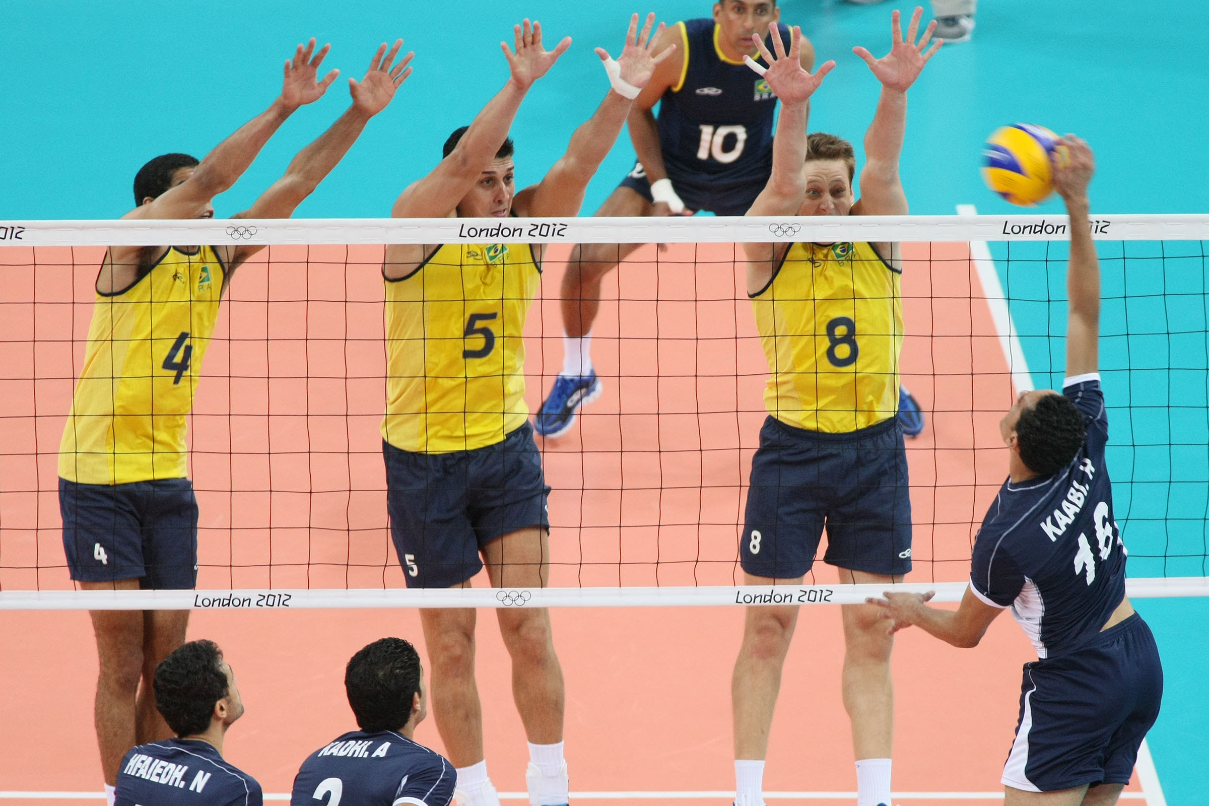 Atualmente jogando um bolão na liga das nações, nossos atletas provam mais uma vez que talento e beleza podem andar juntinhos, sim. Volei Fotos Brasil X Tunisia 1Âº Jogo Volei Masculino Londres 2012