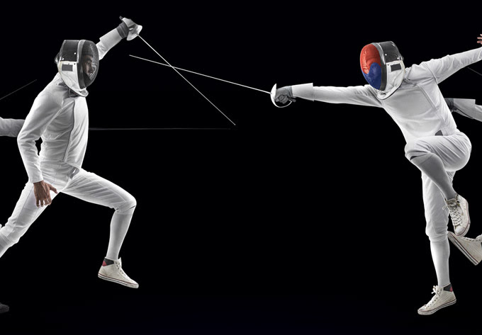 Fencing), 혹은 고전 펜싱과 구별하기 위해 올림픽 펜싱(olympic fencing)1으로 불리는 이 스포츠는 검을 사용하는 무기 스포츠이다. Fencing Korea