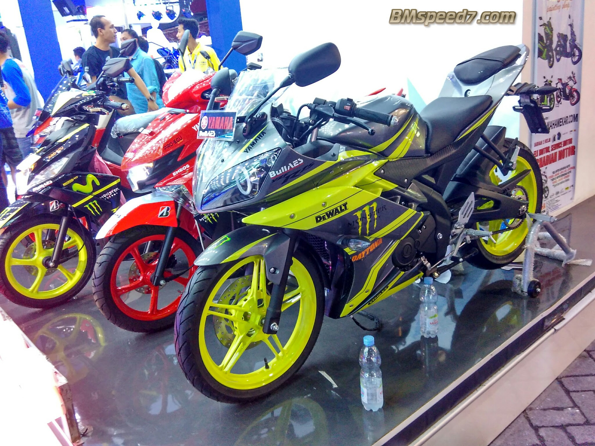 Koleksi 91 Gambar Stiker  Motor Yamaha R15  Terbaru Motor 