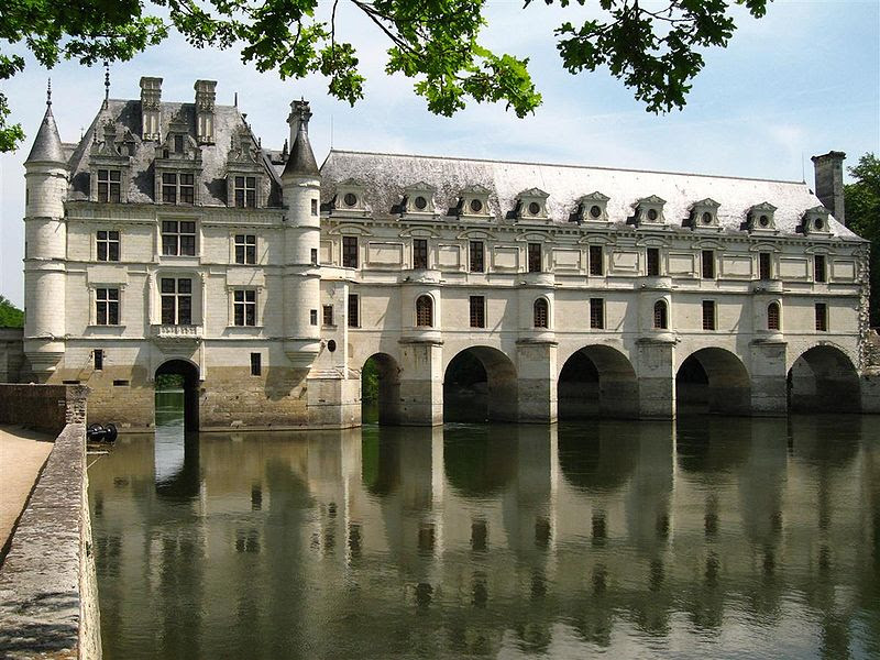 File:Château de Chenonceau - west facade over Cher (4 May 2006).JPG