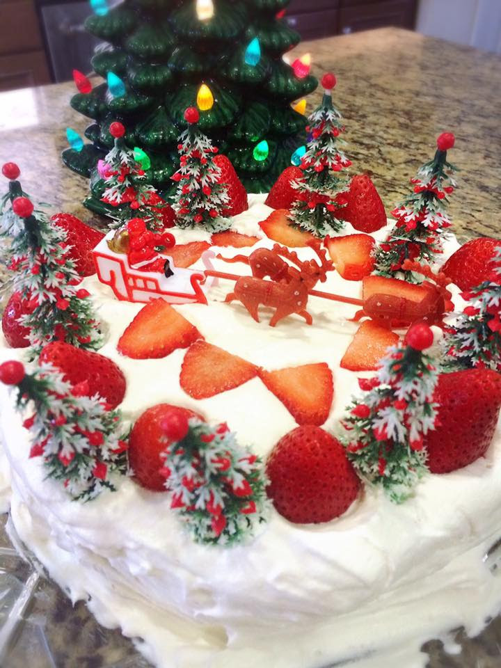 Stick with classics like strawberry and lemon icebox cake, or branch out with unique icebox cake spins like mocha chocolate chip and mango. Japanese Christmas Strawberry Cake Recipe Aimee Steinberger