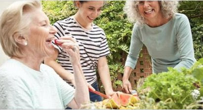 Cucina Corriere.it su Twitter: "Cosa dovrebbero mangiare le donne a seconda dell’età:  "