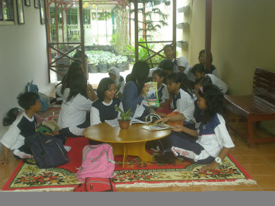 Contoh Percakapan Perkenalan Dalam Bahasa Inggris Beserta 