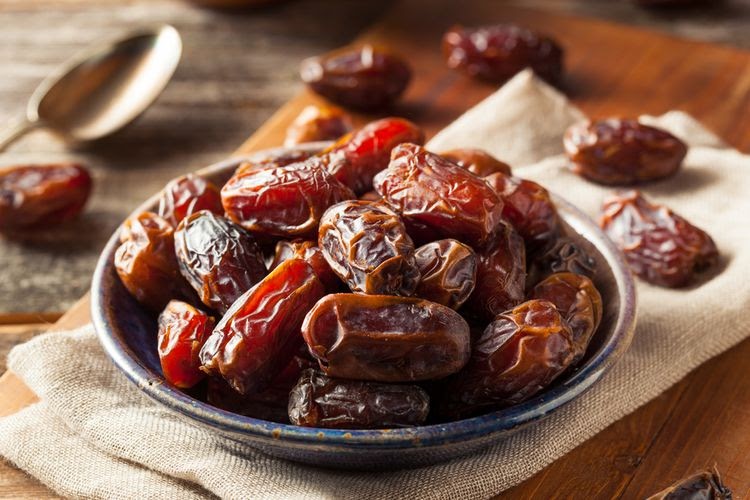 8 Manfaat Mengonsumsi Buah Kurma Halaman all - Kompas.com