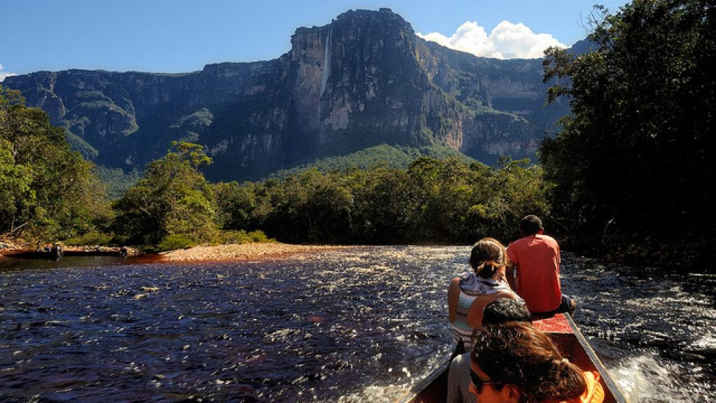 Salto-Ángel-en-el-Parque-Nacional-Canaima