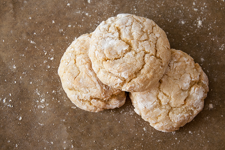 After studying at bowling green business university, hines began working as a traveling salesman at the turn of the century. French Vanilla Crinkle Cookies Duncan Hines