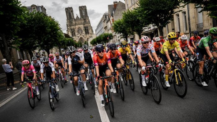 Tour de France femmes 2022 : comment les équipementiers s'adaptent au peloton féminin