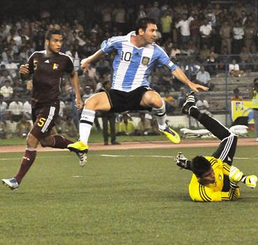 Search for argentina vs india. Messi Enthralls Kolkata Helps Argentina Beat Venezuela Rediff Sports