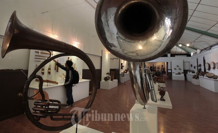  Fungsi  Alat  Musik  Gamelan Orkestra Dalam Upacara Adat