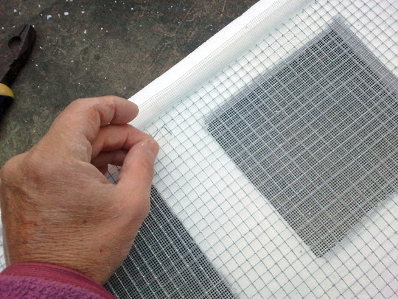 Tu trouves les deux dans les magasins de bricolage les plus courants. Grillage Tres Fin